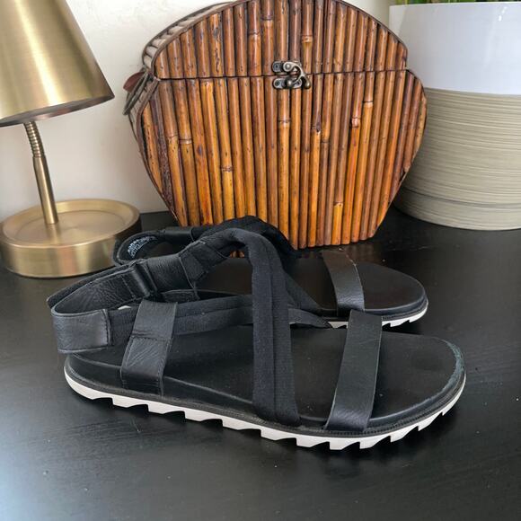 SOREL Roaming Decon Sandal Black Leather Strappy Sz 10 - Picture 2 of 7